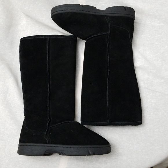 RJ's Fuzzies Shoes - NWOT RJ's Fuzzies Black Boots - Size 7
